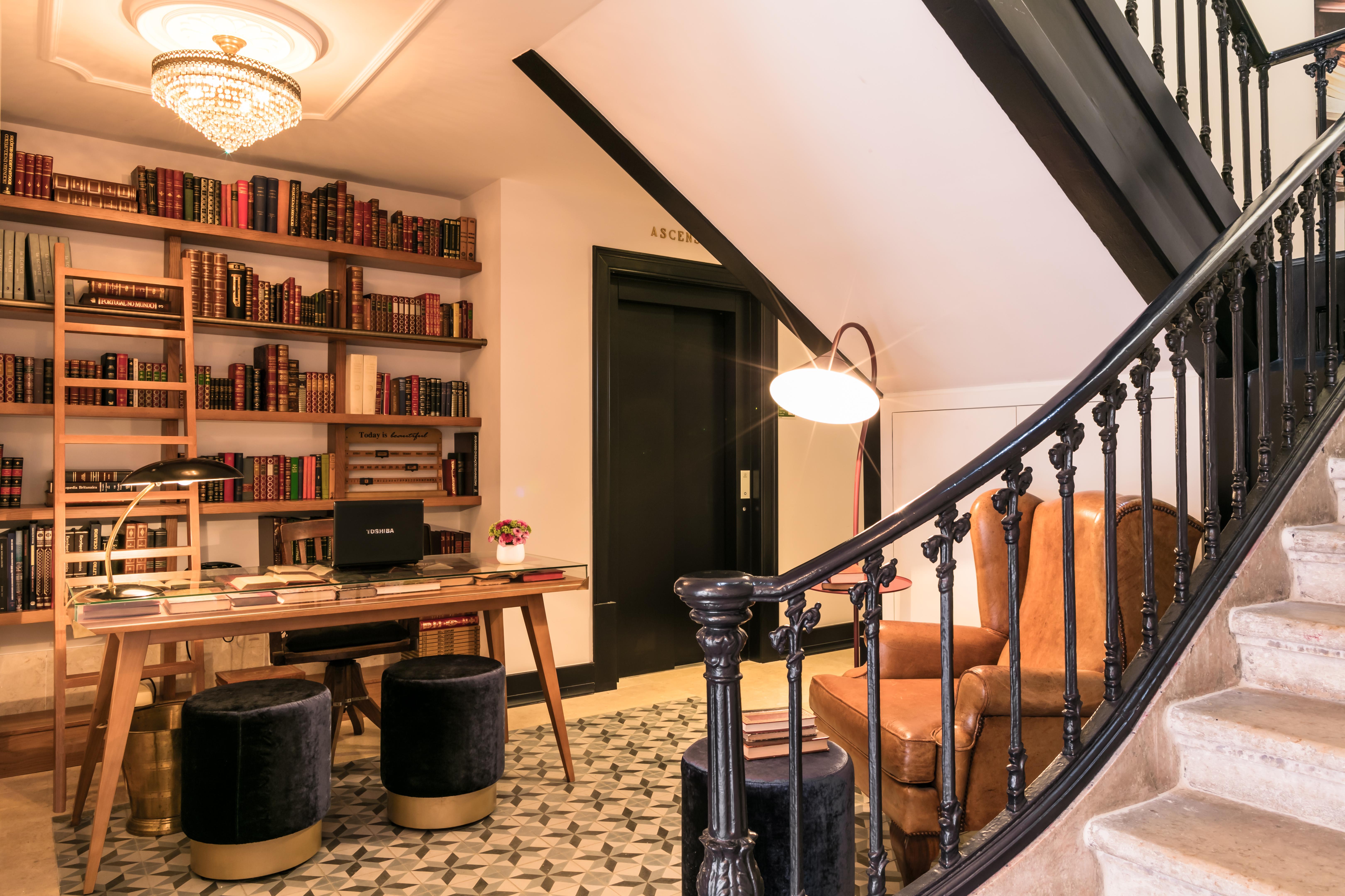 Almaria Ex Libris Chiado Apartment Lisbon Bagian luar foto