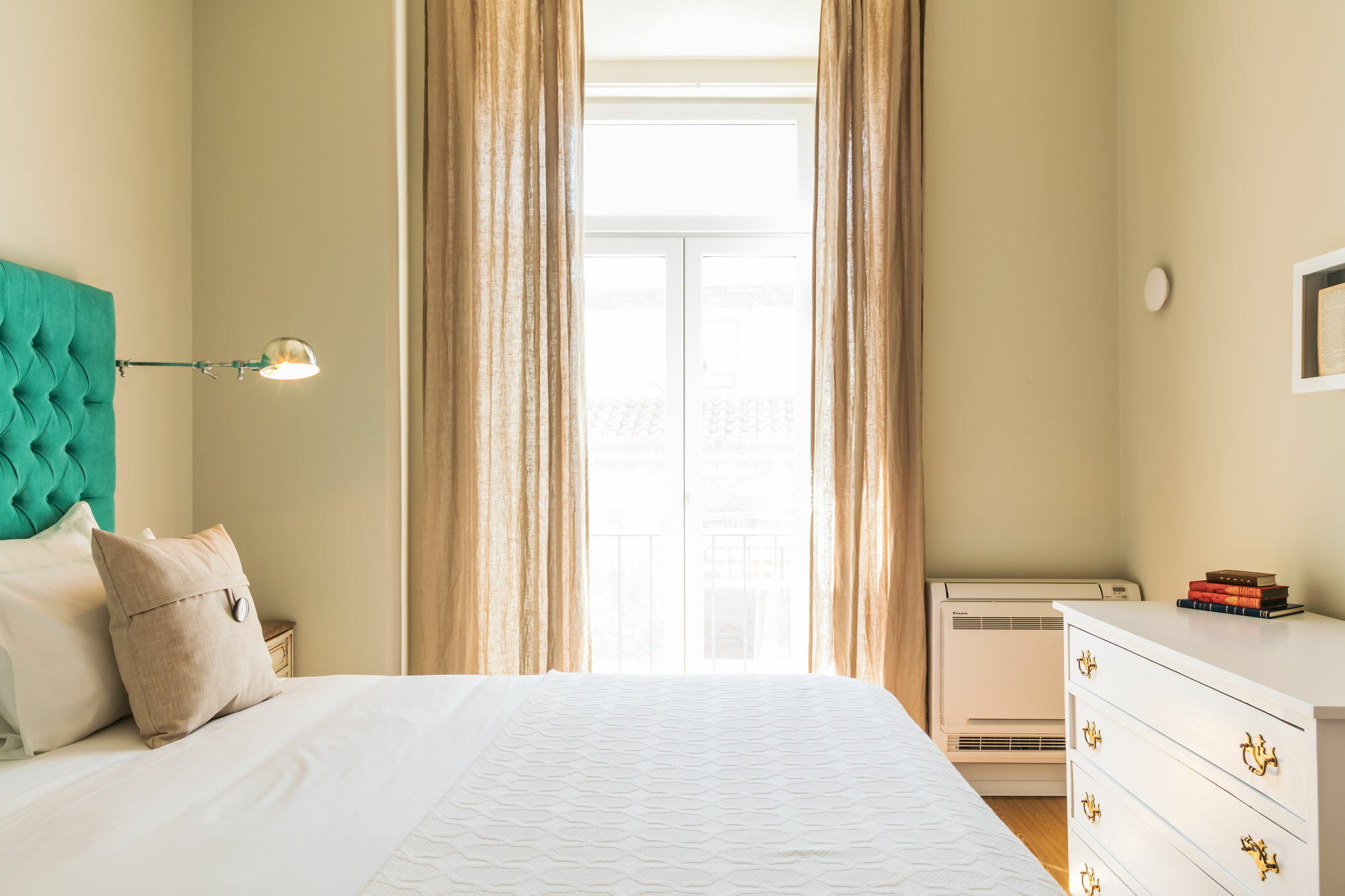 Almaria Ex Libris Chiado Apartment Lisbon Bagian luar foto